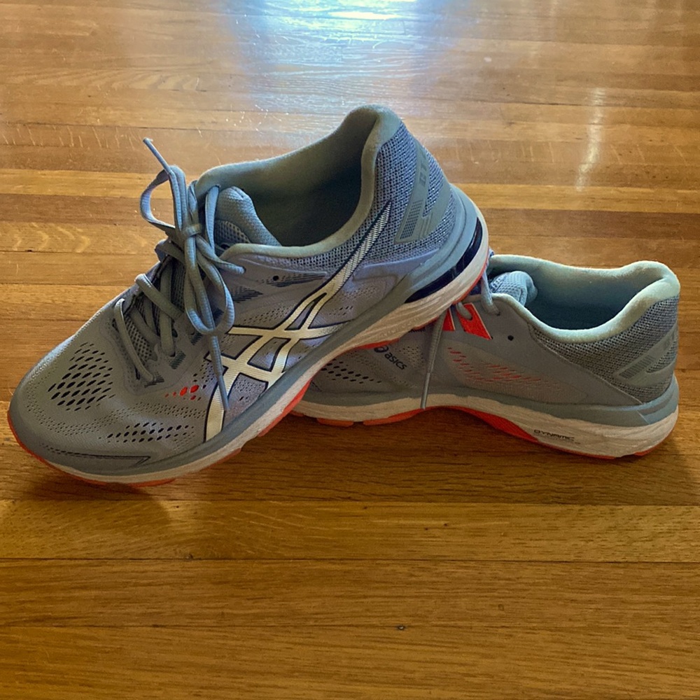 ASICS Worn a few times in great condition.